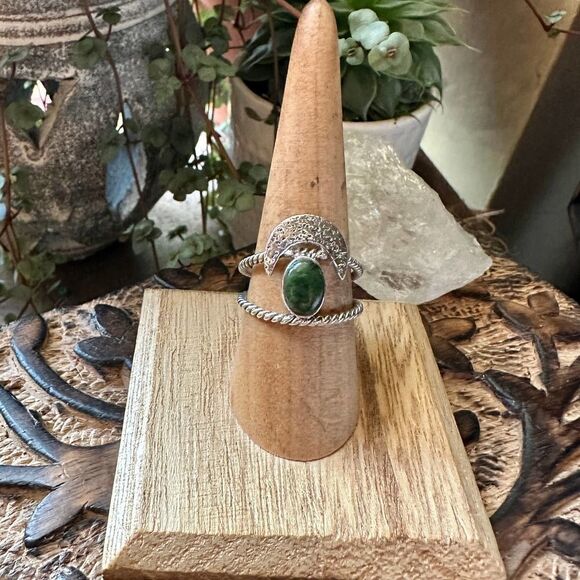 Crescent Moon Boho Serpentine Sterling Silver Ring Size 8 - Picture 1 of 4